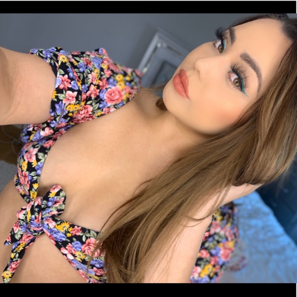 crop flowery top